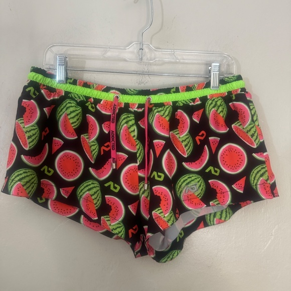 Addicted Swim Trunks XL 34-36 runs small Gently worn 80% polyester/20% elastane - Picture 5 of 7